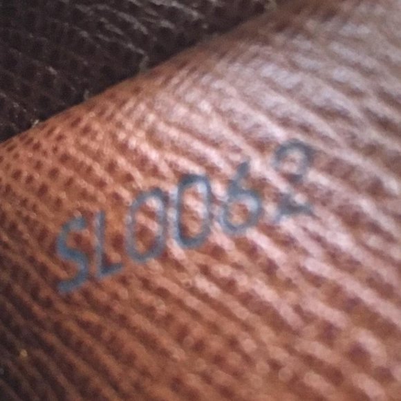 Louis Vuitton Danube Messenger Cross Body Bag - Picture 6 of 12